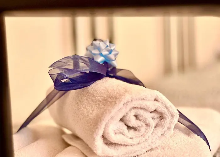 Charming In Historic Building No Elevator *