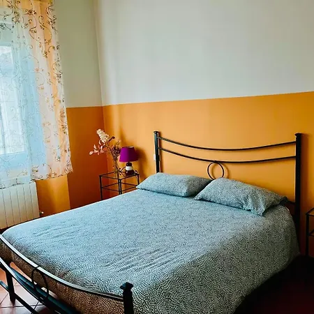 Charming In Historic Building No Elevator Apartman